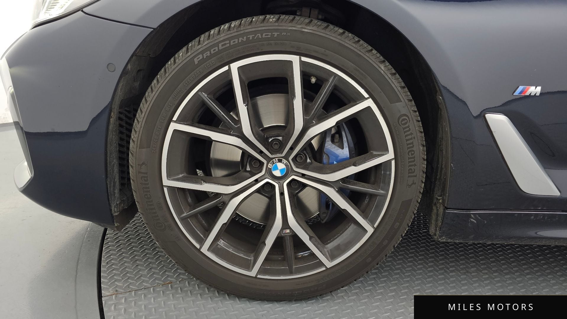 BMW 5 Series (G30) 2021 — миниатюра 5