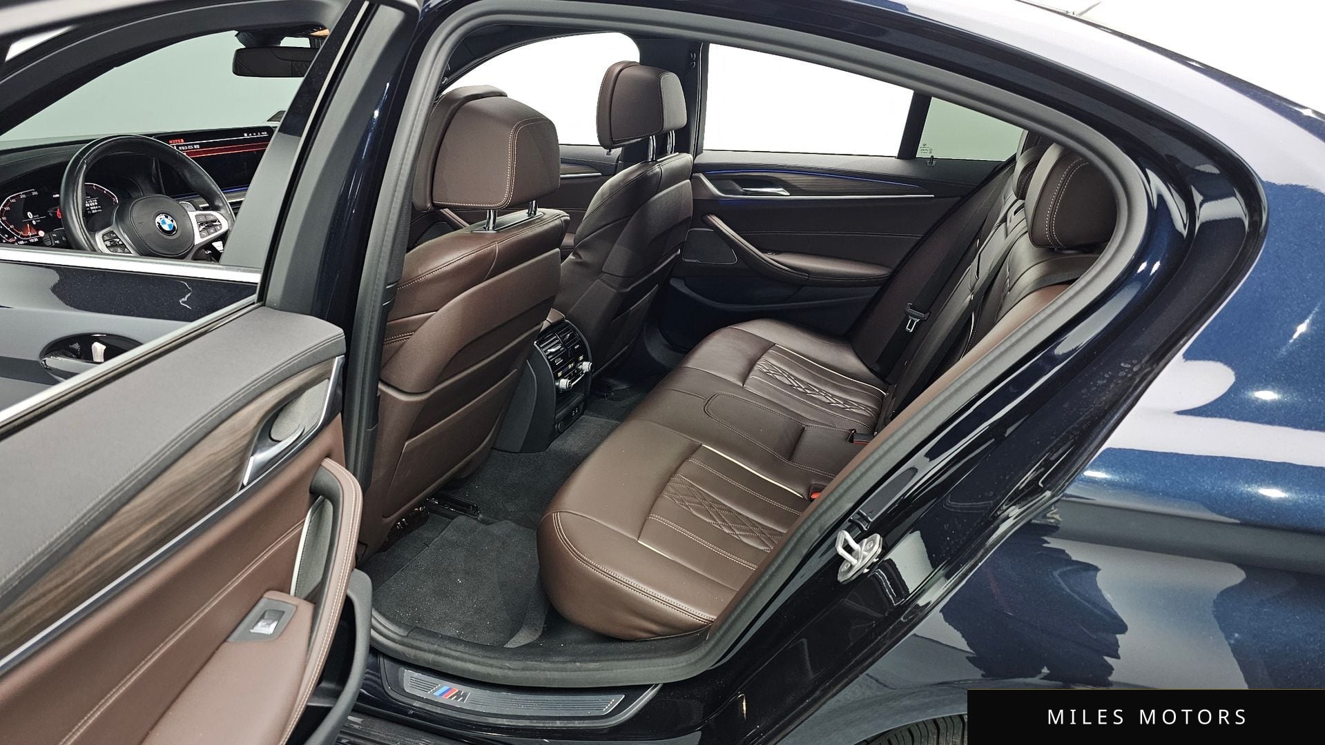 BMW 5 Series (G30) 2021 — миниатюра 12
