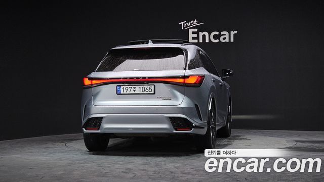 Лексус RX500h 2023 — миниатюра 4