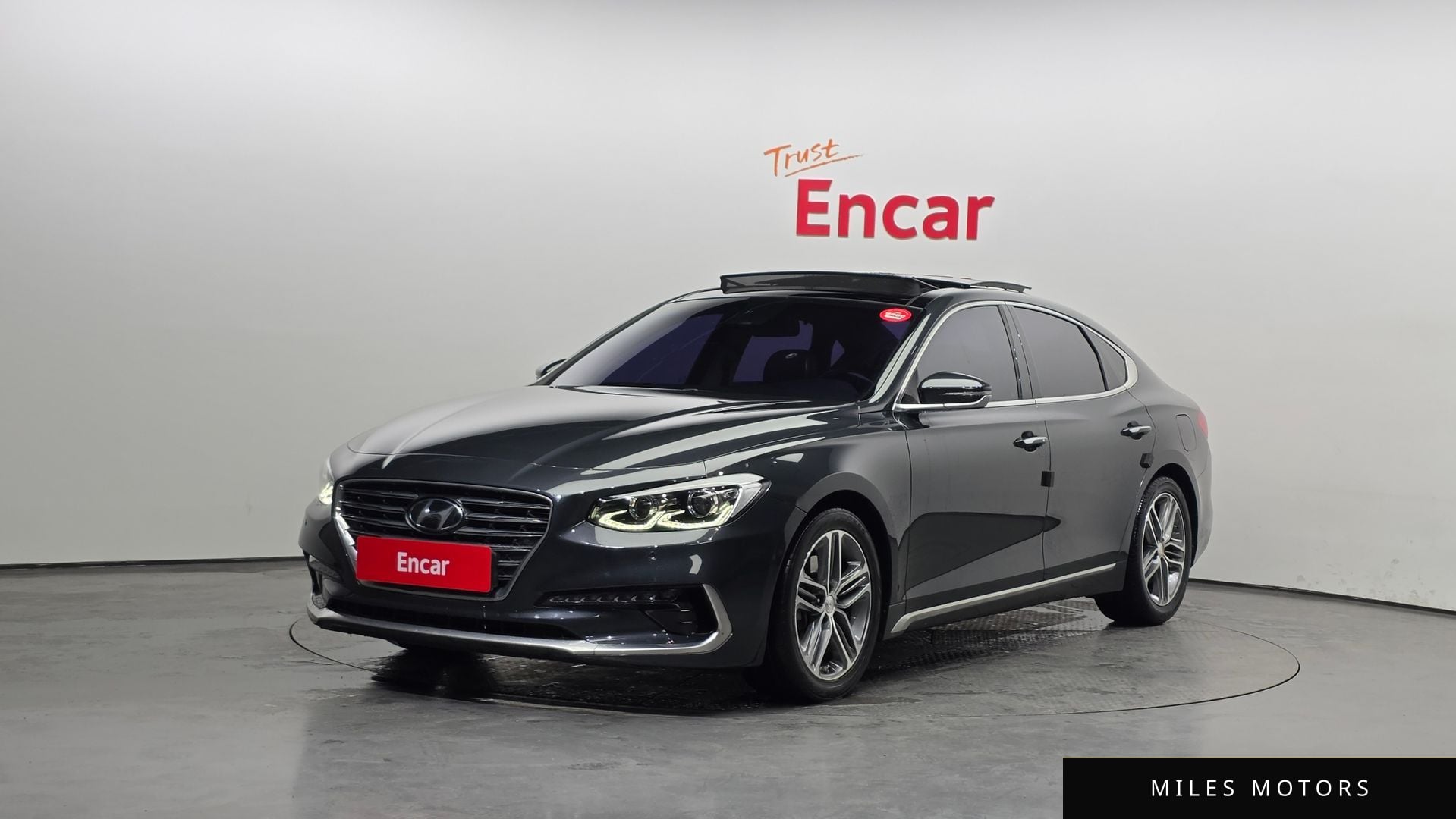 Hyundai Grandeur 2017 — фото 1 из 12