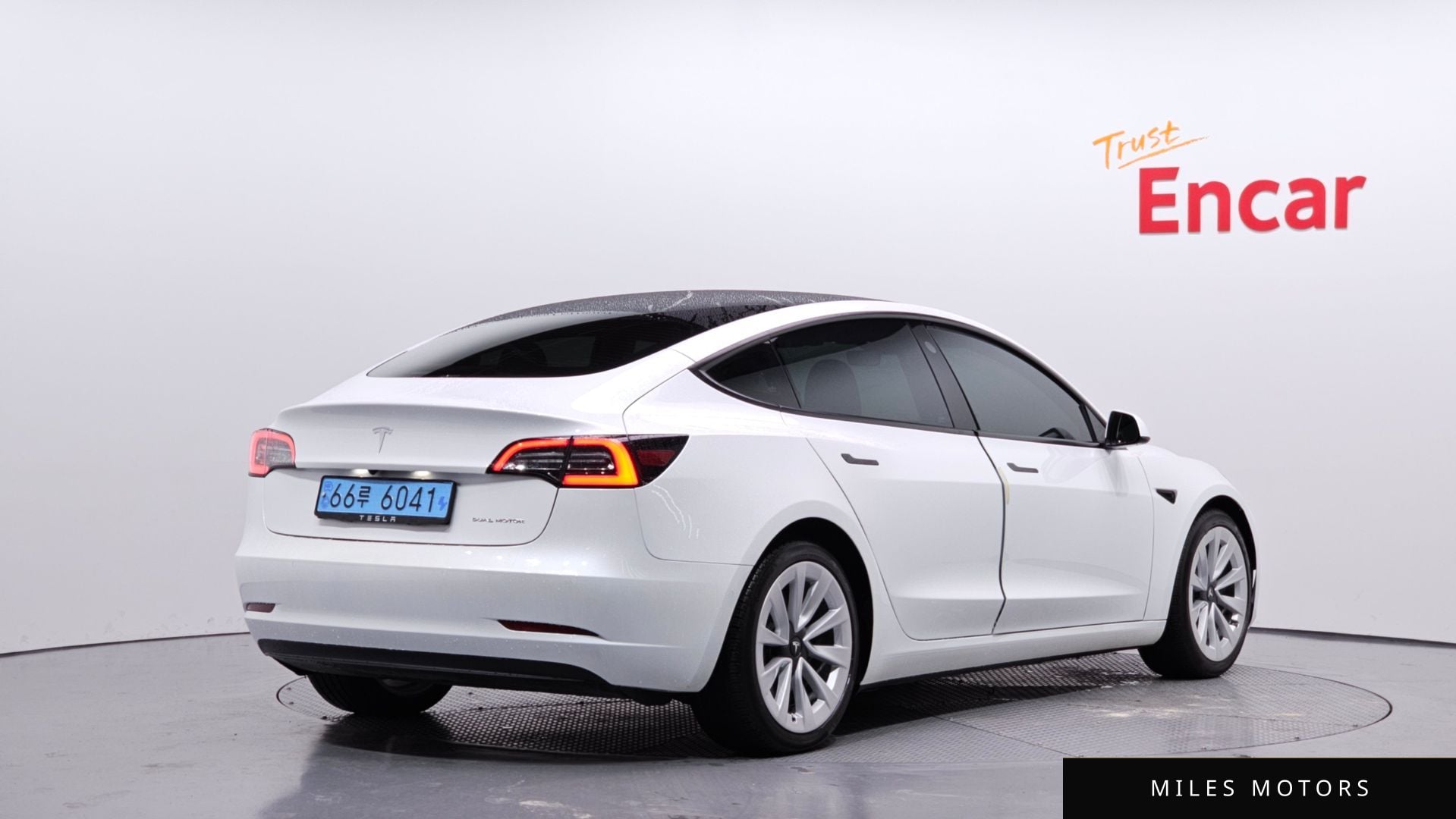 Tesla Model 3 2022 — миниатюра 2