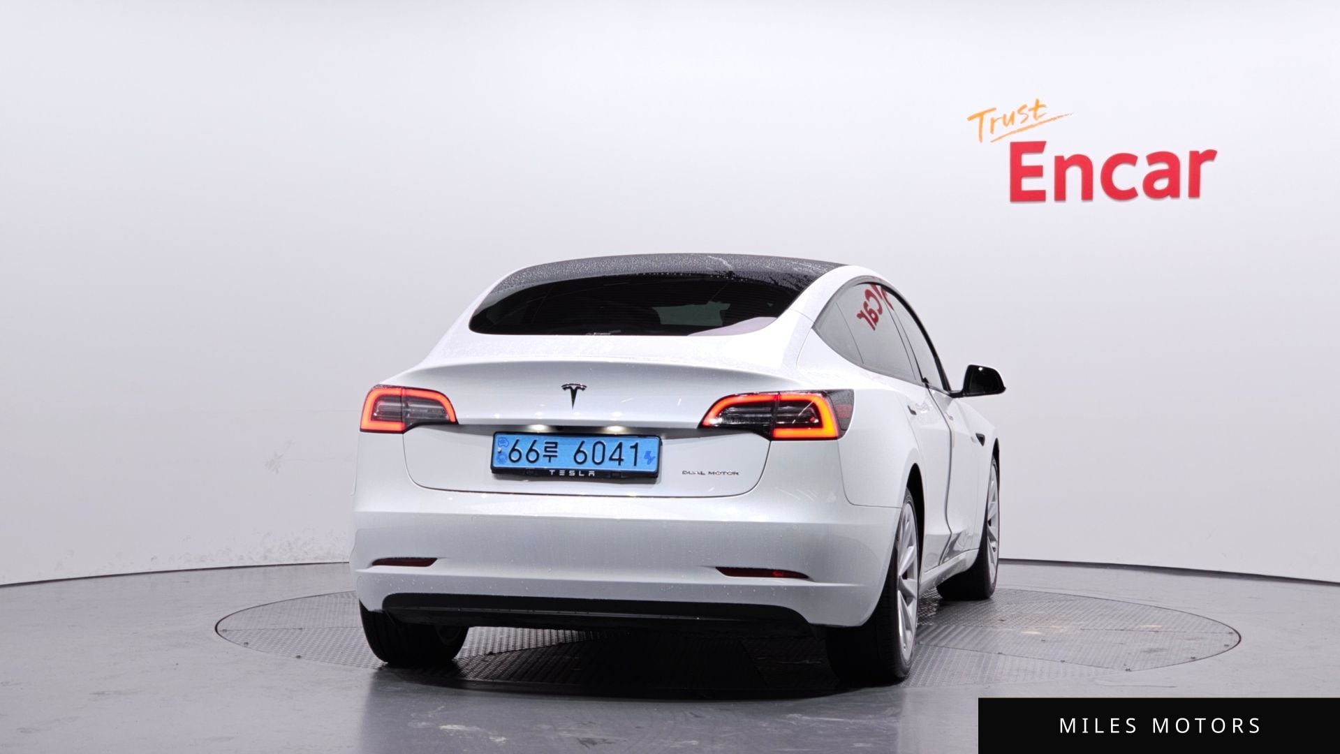 Tesla Model 3 2022 — миниатюра 4