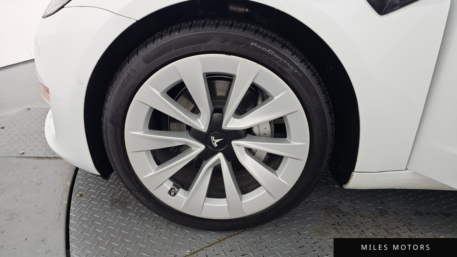 Tesla Model 3 2022 — миниатюра 5