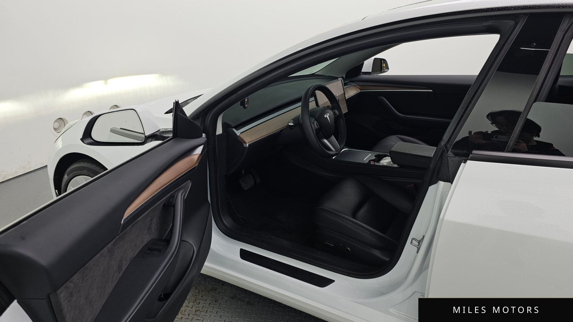 Tesla Model 3 2022 — миниатюра 10