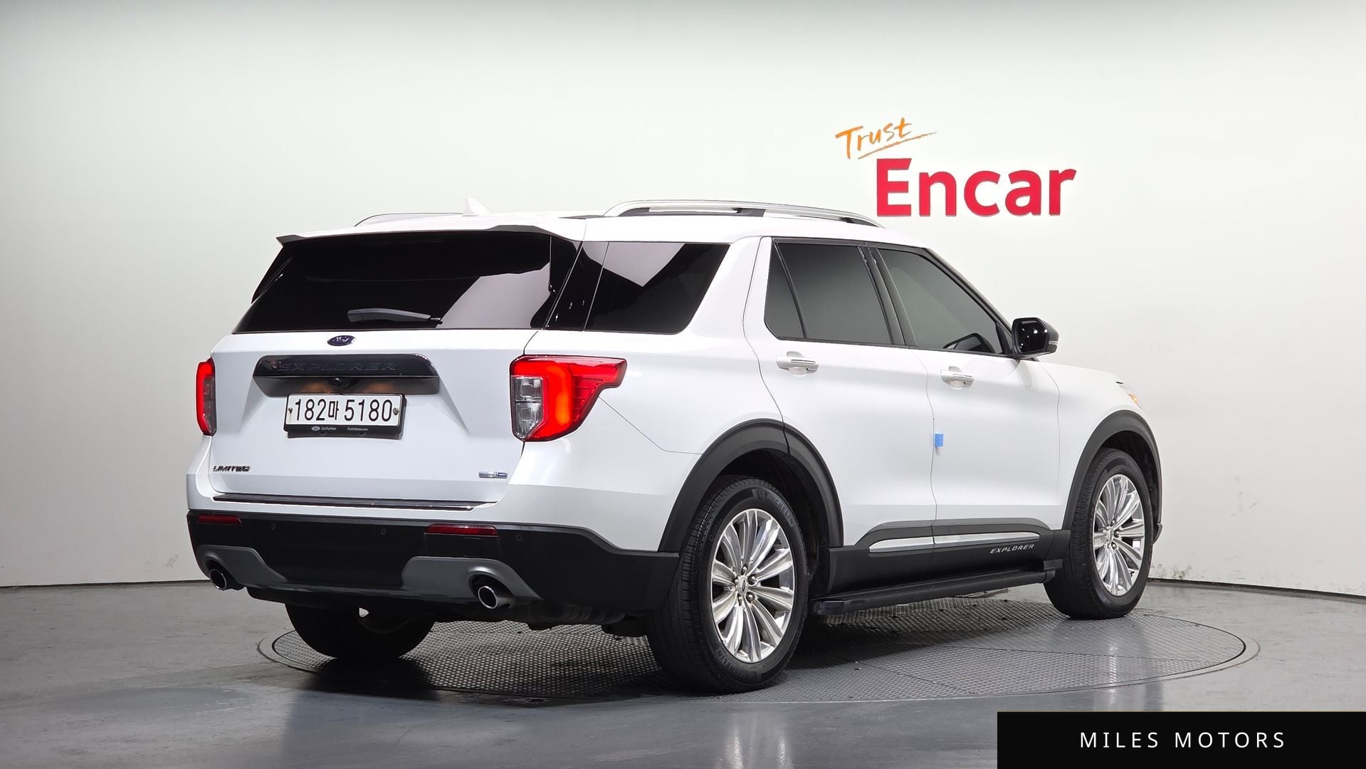 Ford Explorer 2020 — миниатюра 2