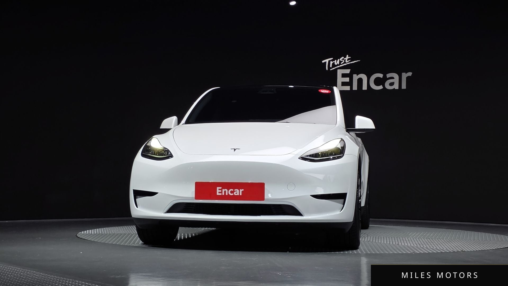 Tesla Model Y 2024 — миниатюра 3