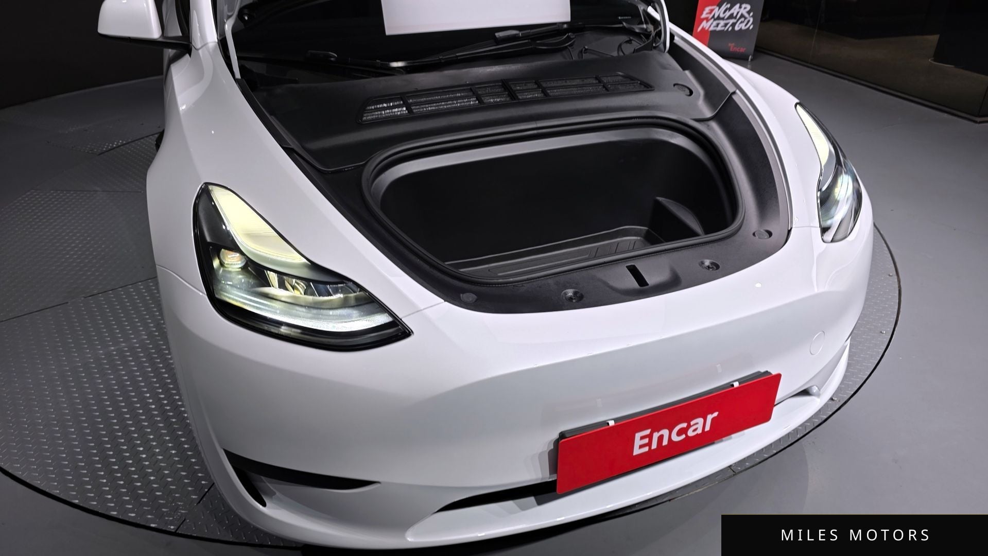 Tesla Model Y 2024 — миниатюра 6