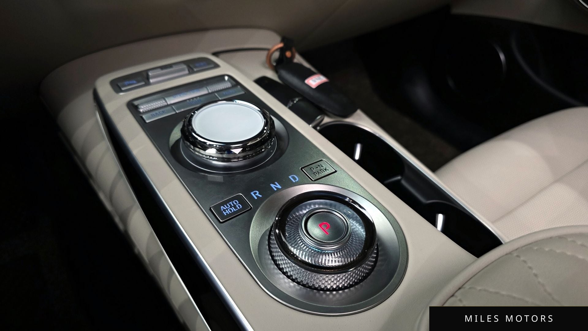 Genesis GV70 2024 — миниатюра 9