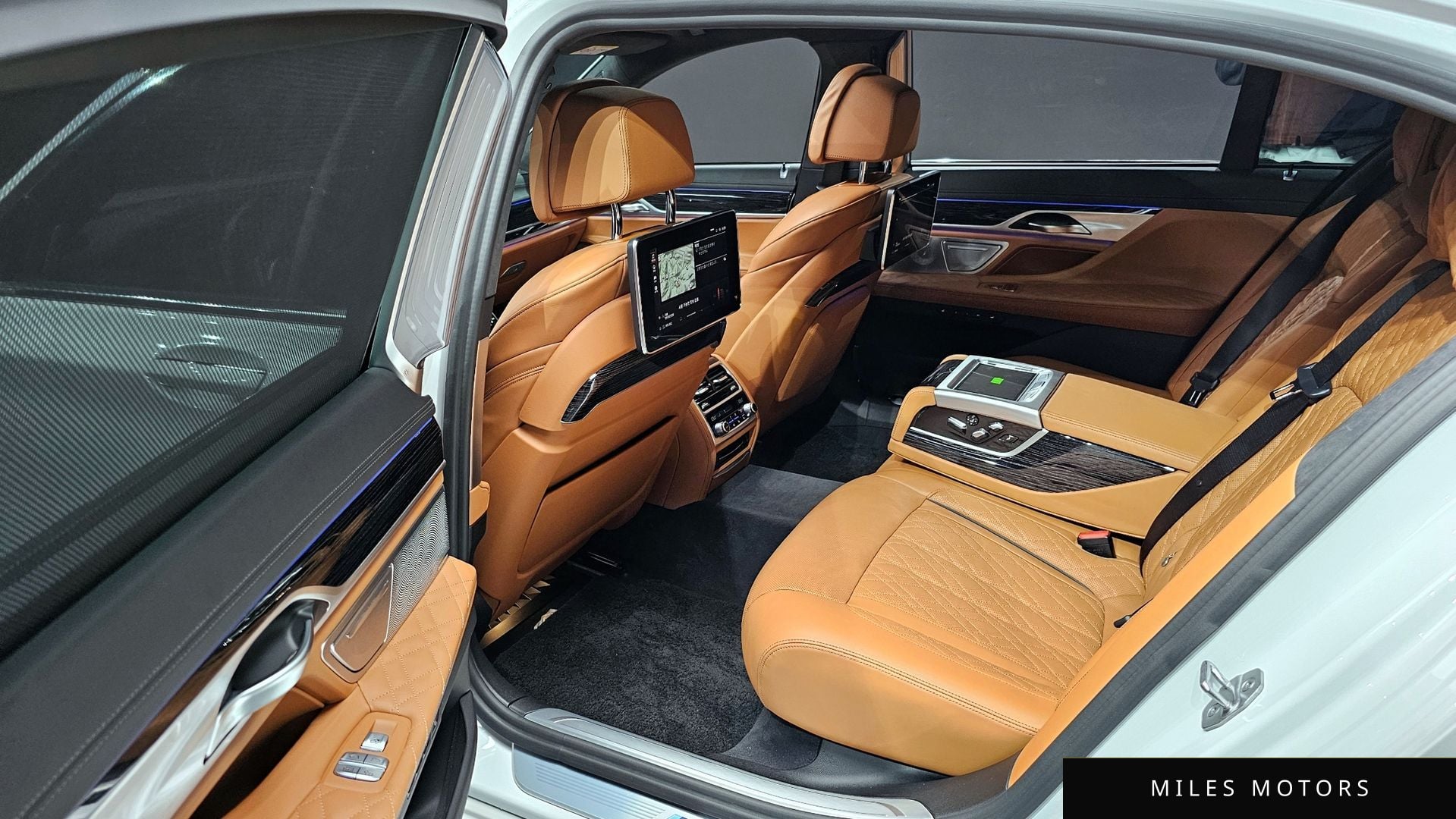 BMW 7 Series (G11) 2022 — миниатюра 12