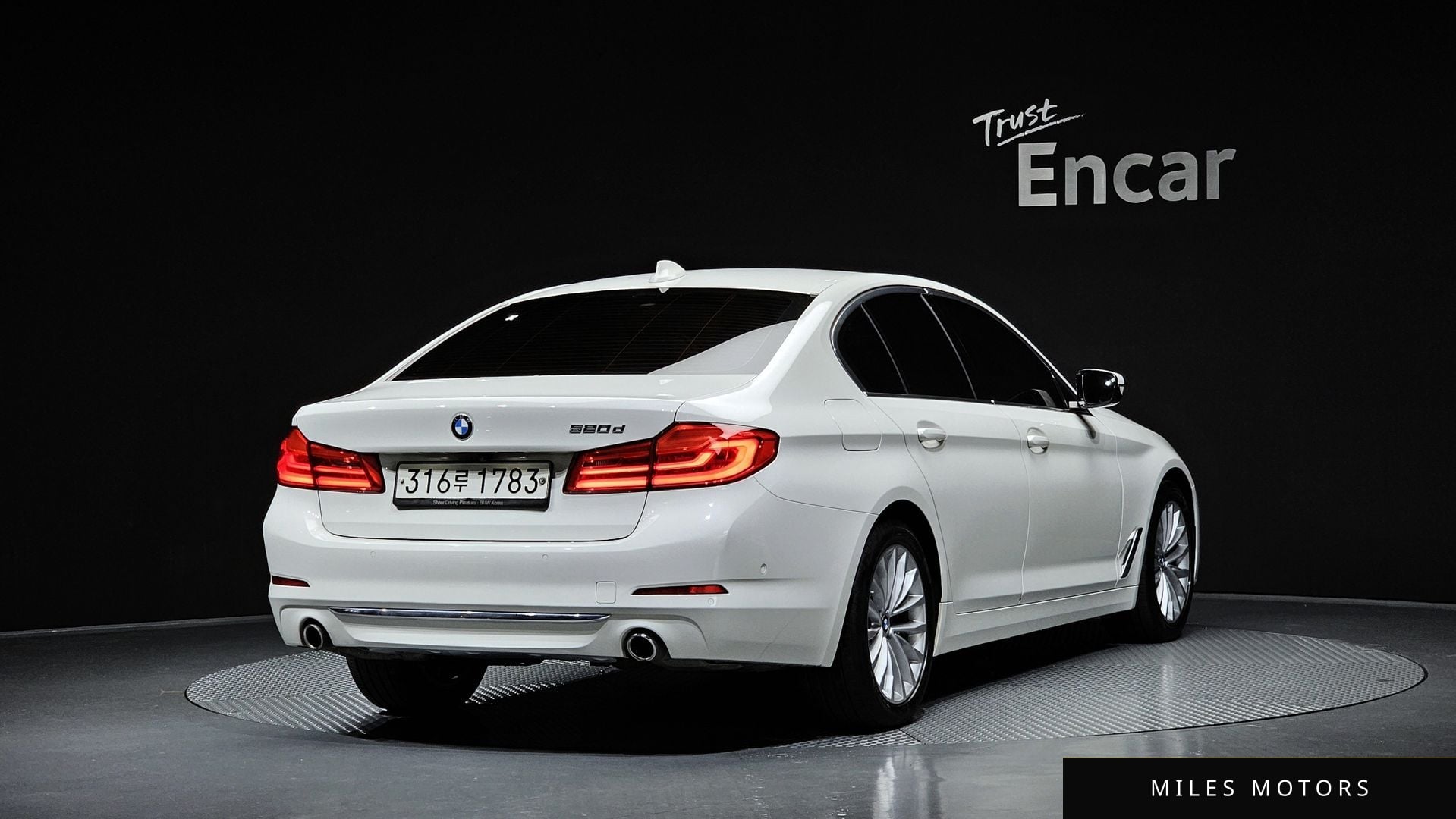 BMW 5 Series (G30) 2020 — миниатюра 2