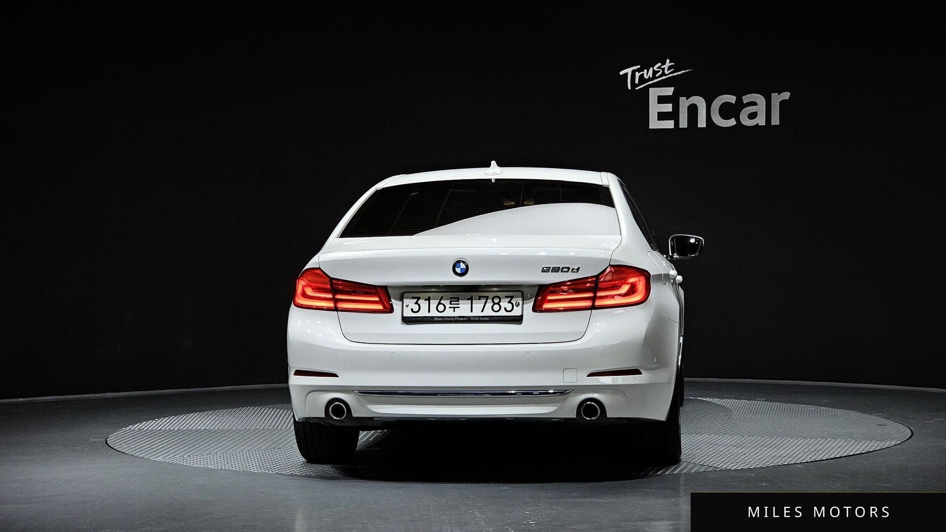 BMW 5 Series (G30) 2020 — миниатюра 4