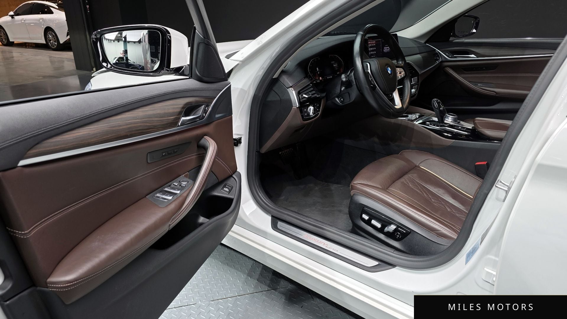 BMW 5 Series (G30) 2020 — миниатюра 11