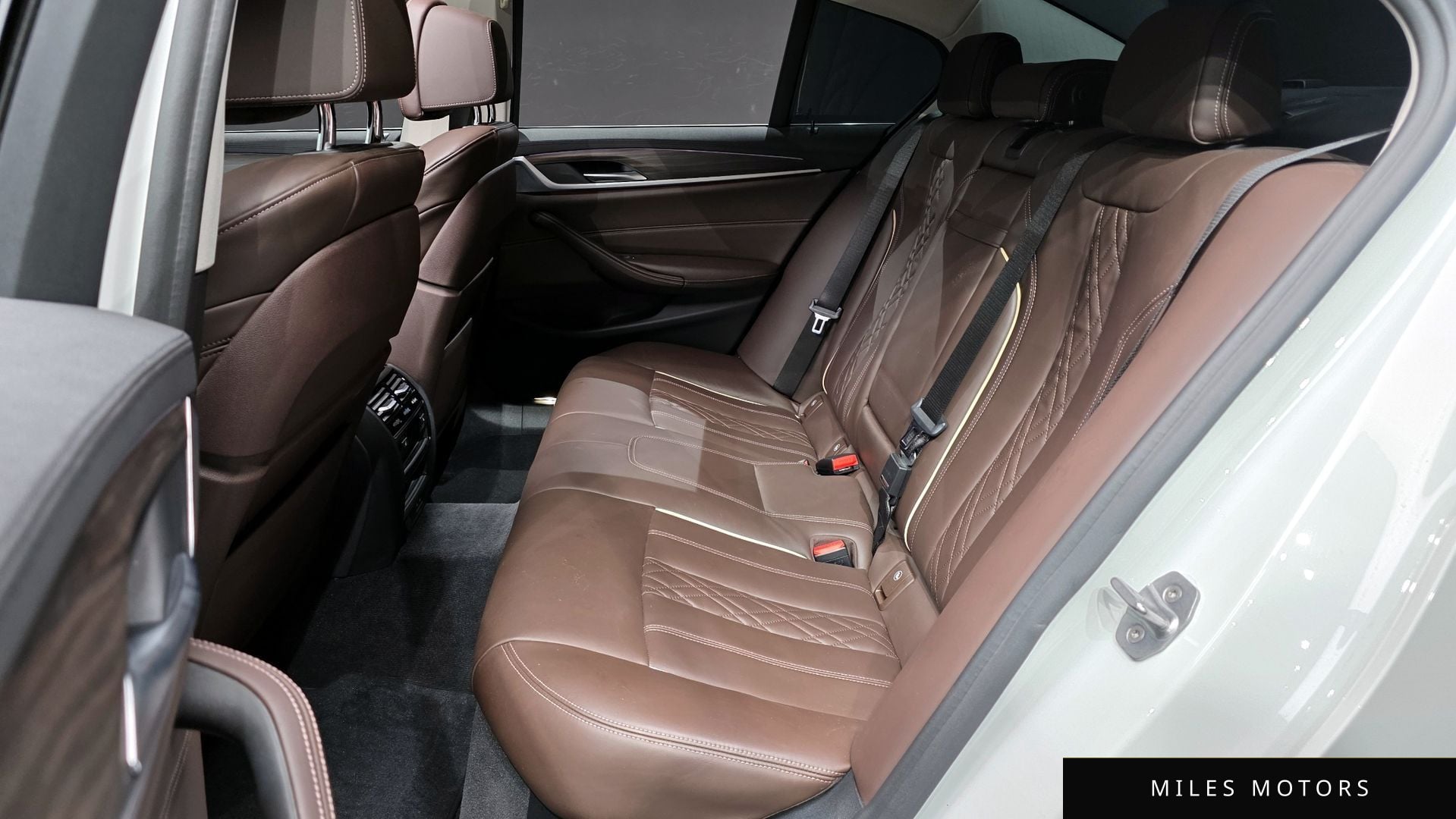 BMW 5 Series (G30) 2020 — миниатюра 12