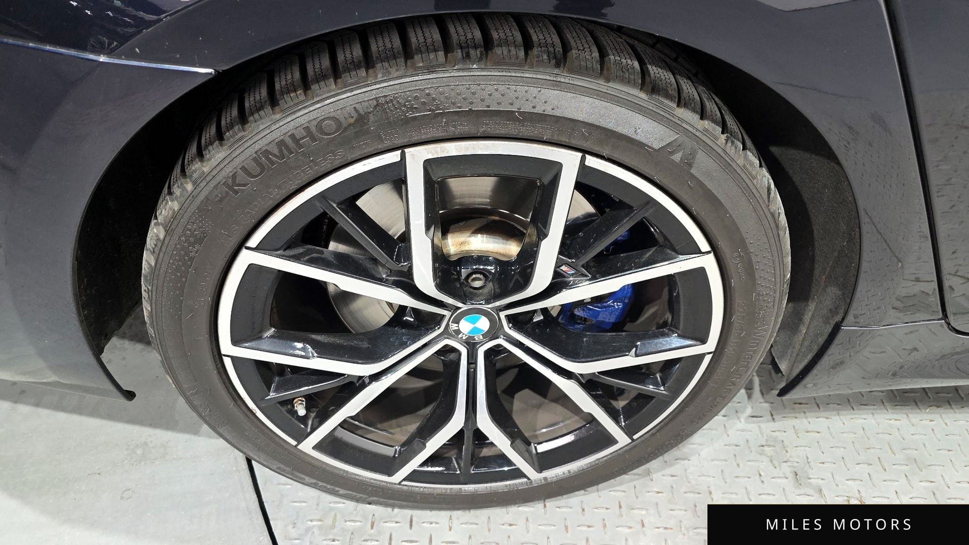 BMW 5 Series (G30) 2021 — миниатюра 5