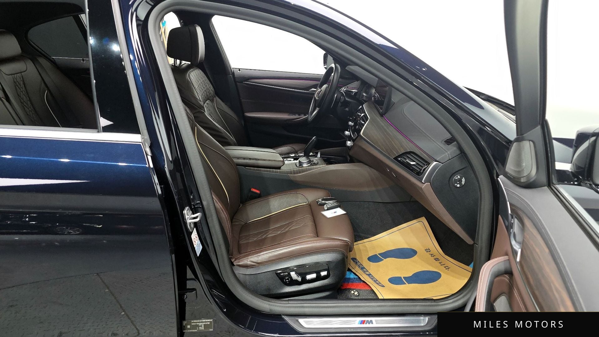 BMW 5 Series (G30) 2021 — миниатюра 11