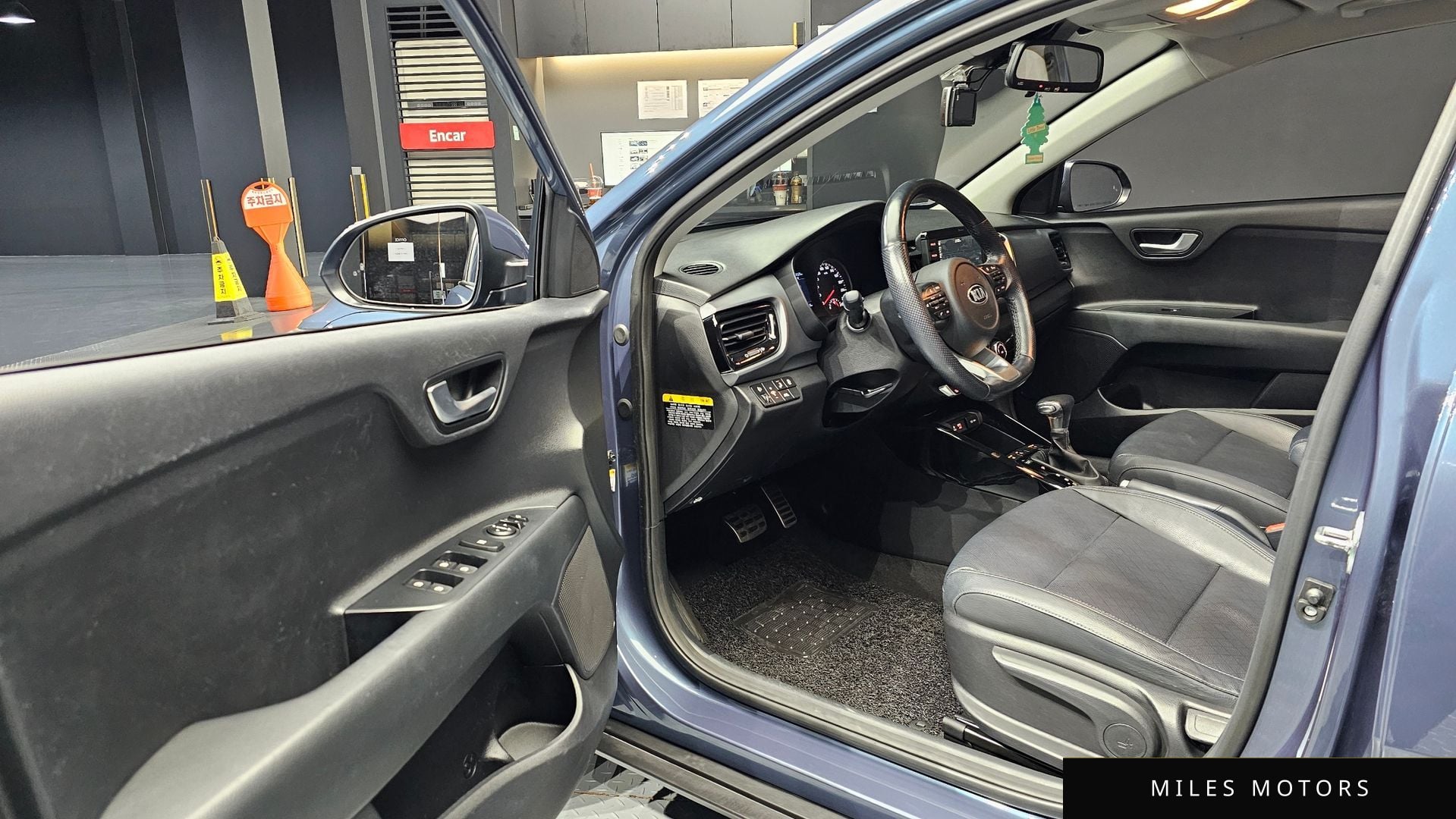 Kia Stonic 2018 — миниатюра 11