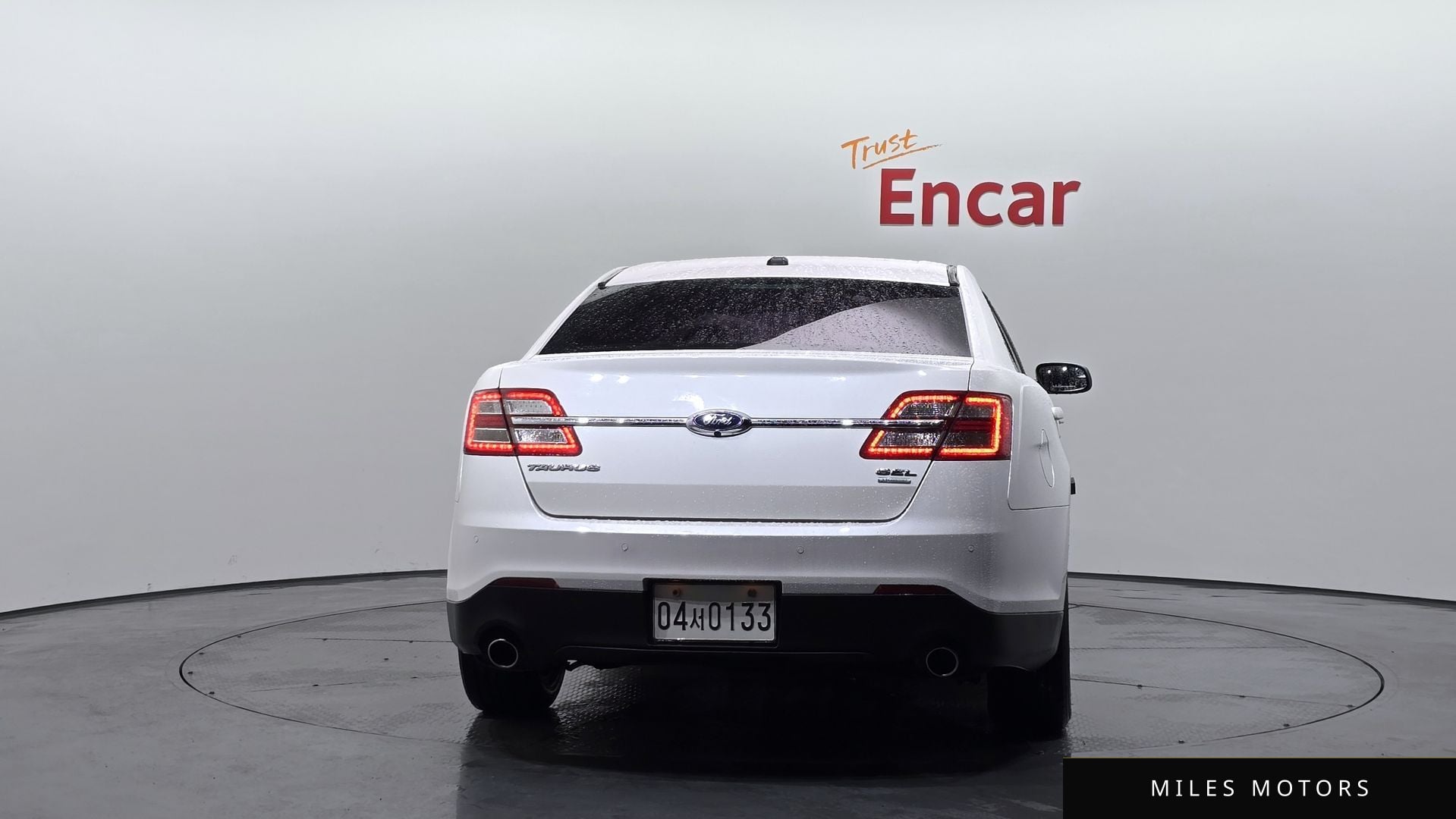 Ford Taurus 2016 — миниатюра 4