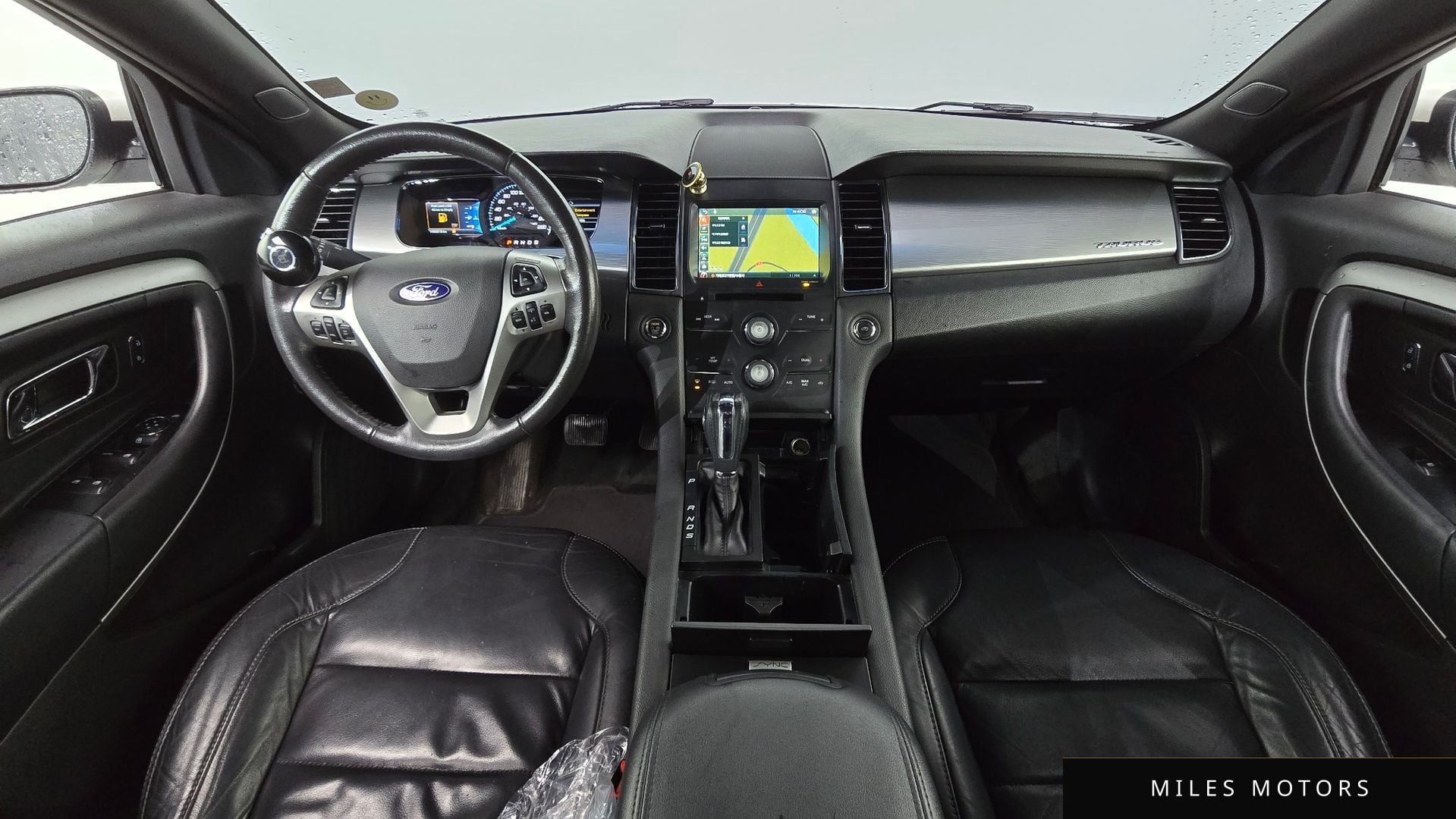 Ford Taurus 2016 — миниатюра 7