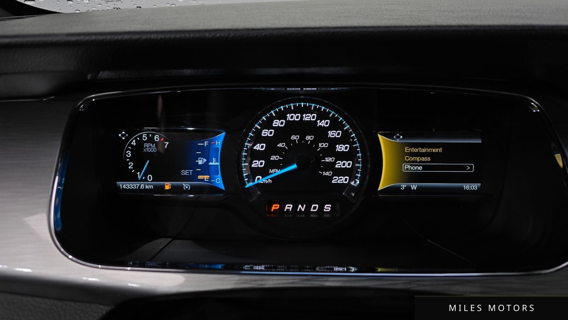 Ford Taurus 2016 — миниатюра 8