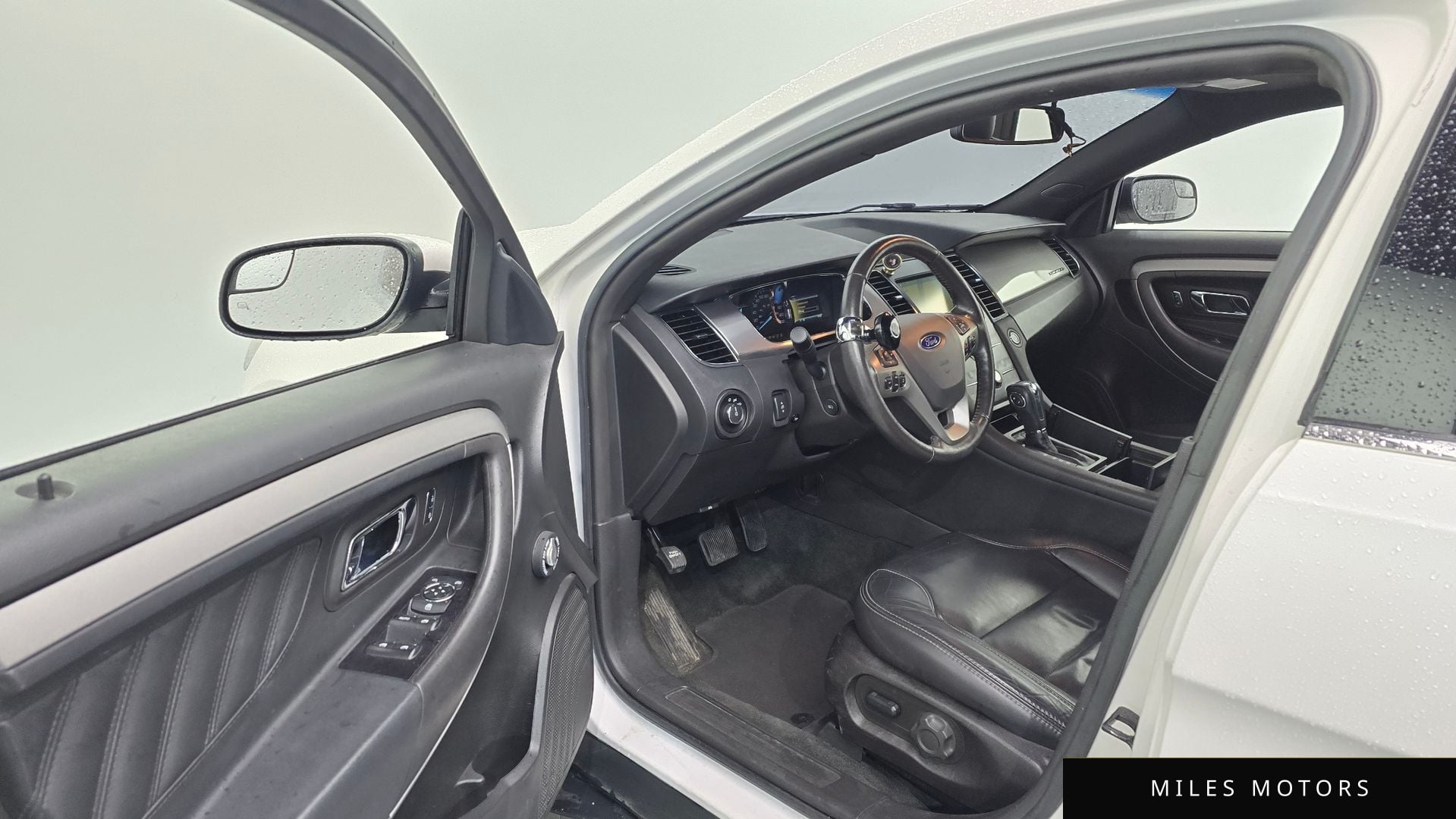 Ford Taurus 2016 — миниатюра 10