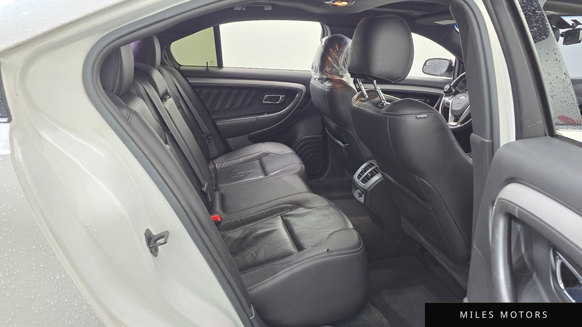 Ford Taurus 2016 — миниатюра 12