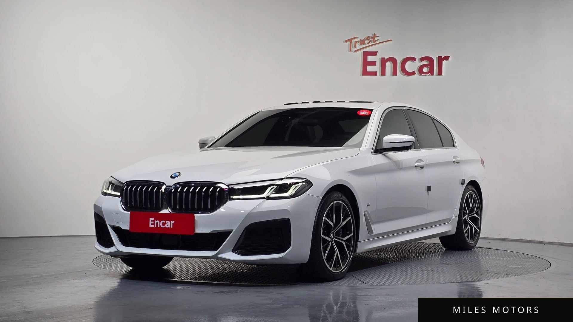 BMW 5 Series (G30) 2021 — фото 1 из 12