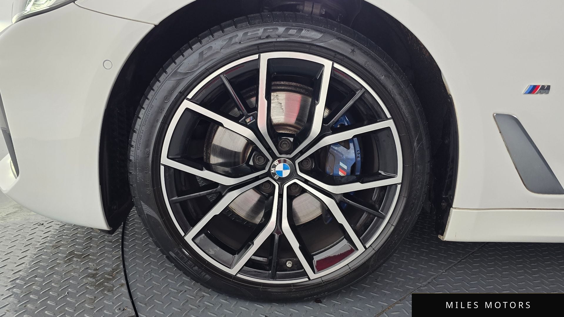 BMW 5 Series (G30) 2021 — миниатюра 5