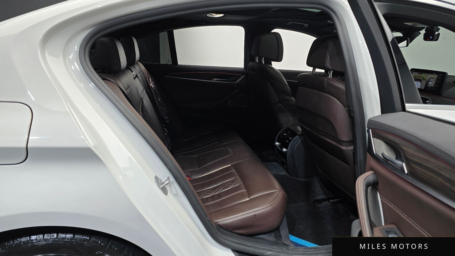 BMW 5 Series (G30) 2021 — миниатюра 12