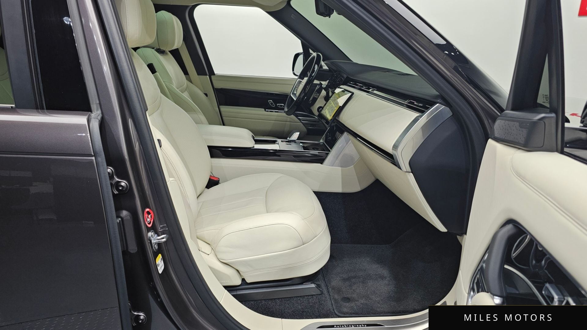 Land Rover Range Rover 2024 — миниатюра 3