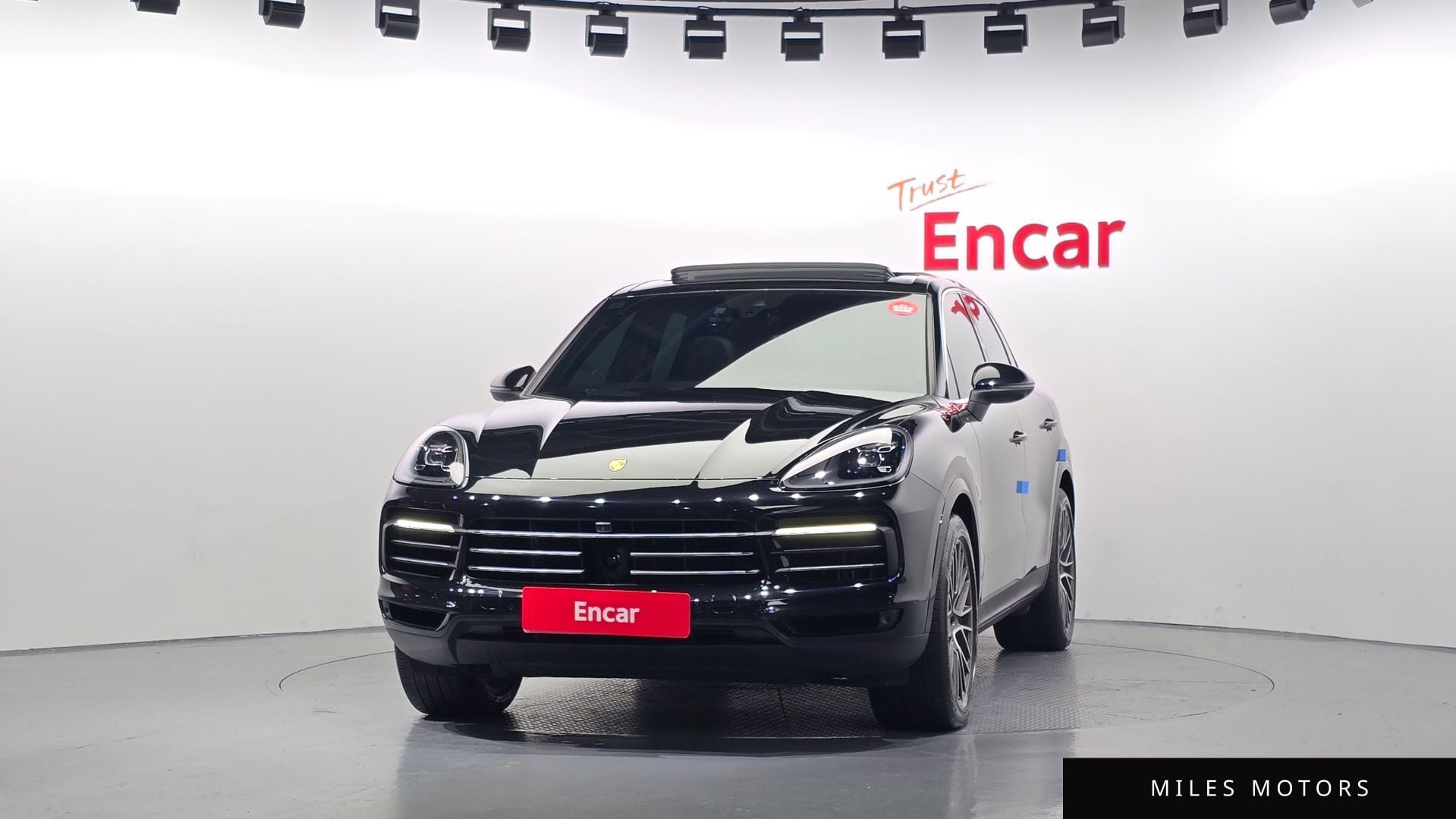 Porsche Cayenne 2023 — миниатюра 3