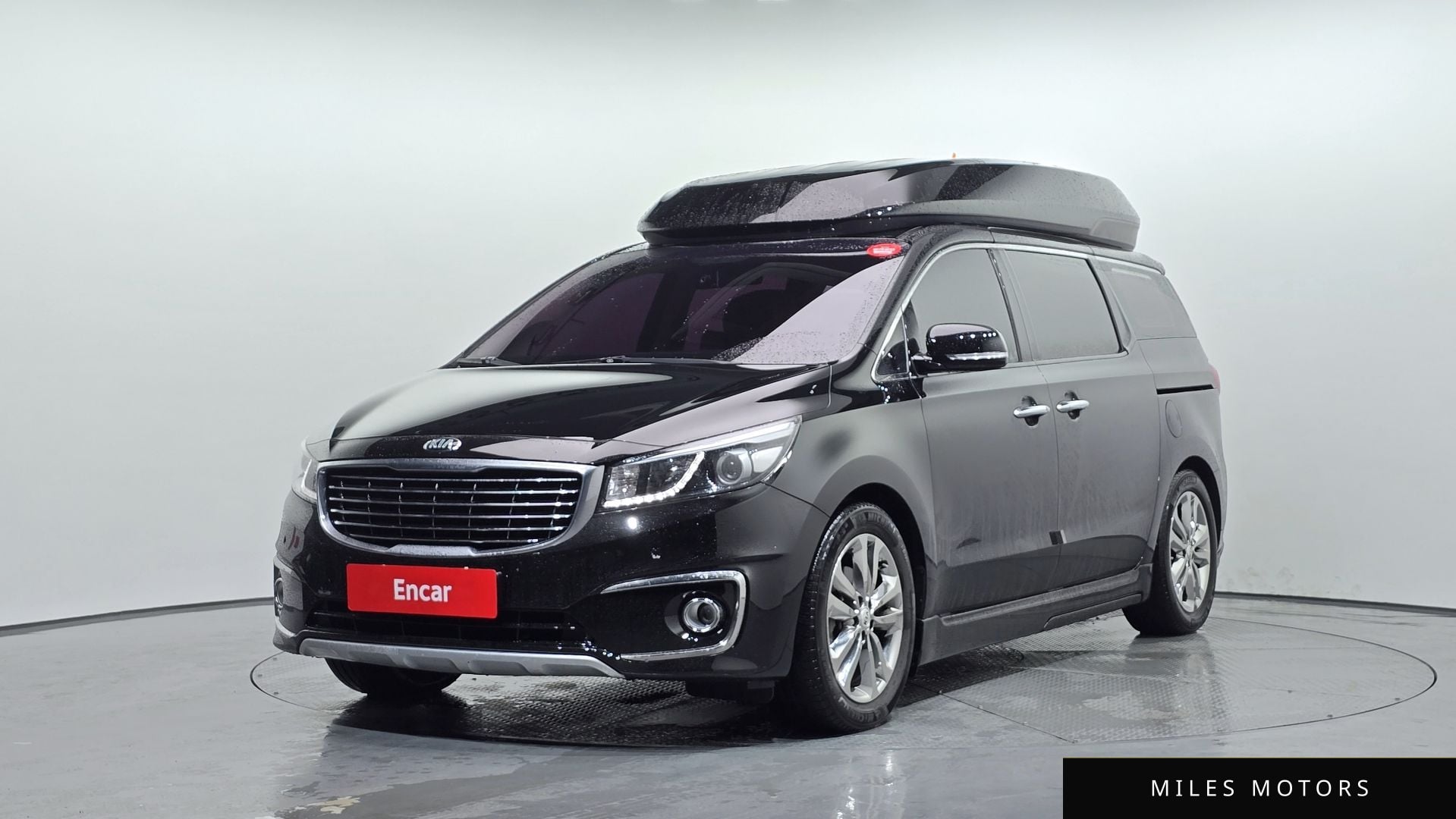 Kia Canival 2016 — фото 1 из 12