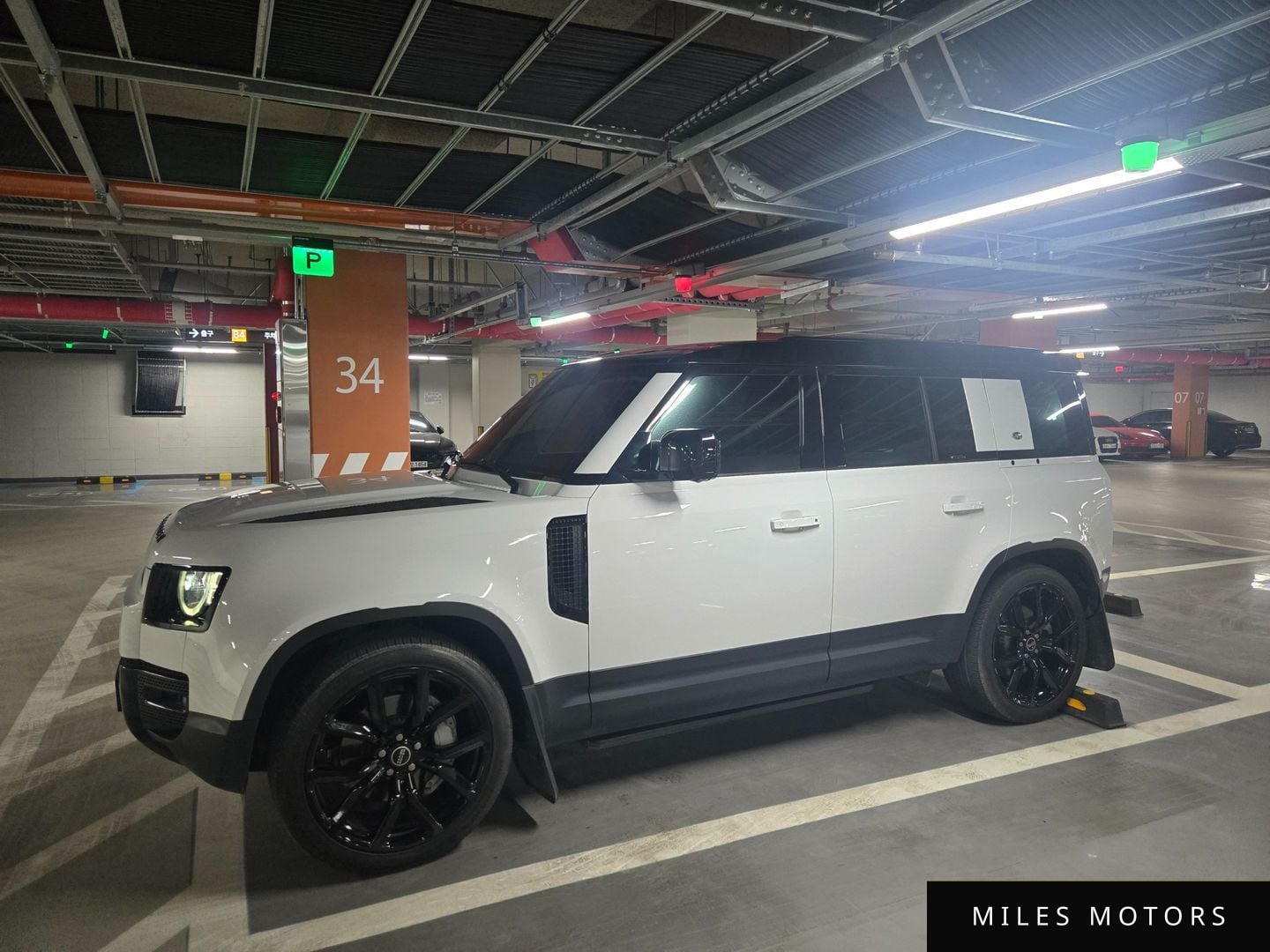 Land Rover Defender 2023 — миниатюра 6