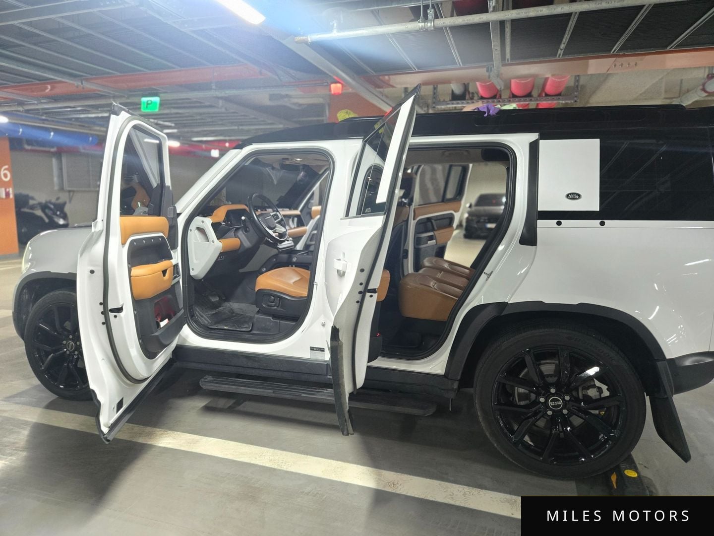 Land Rover Defender 2023 — миниатюра 12