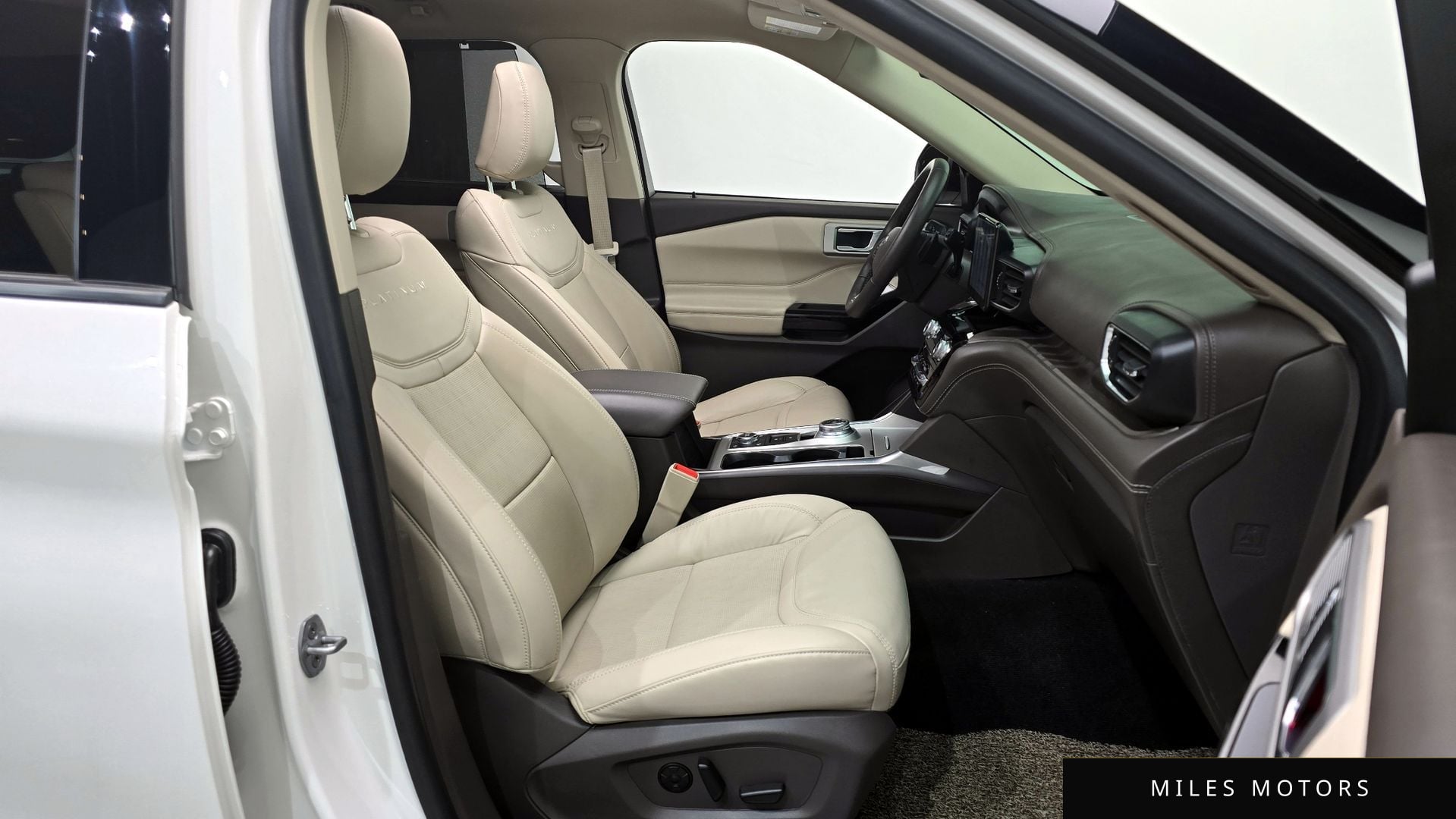 Ford Explorer 2021 — миниатюра 12