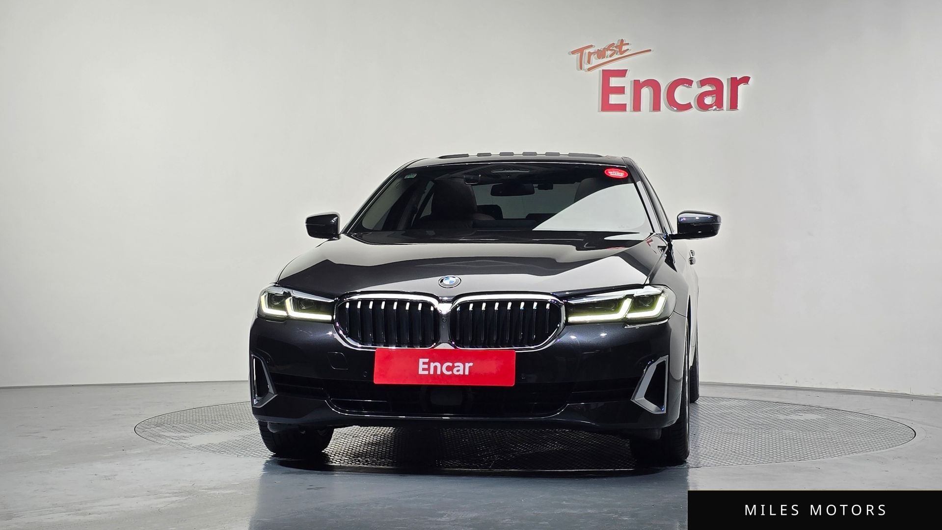 BMW 5 Series (G30) 2021 — миниатюра 3