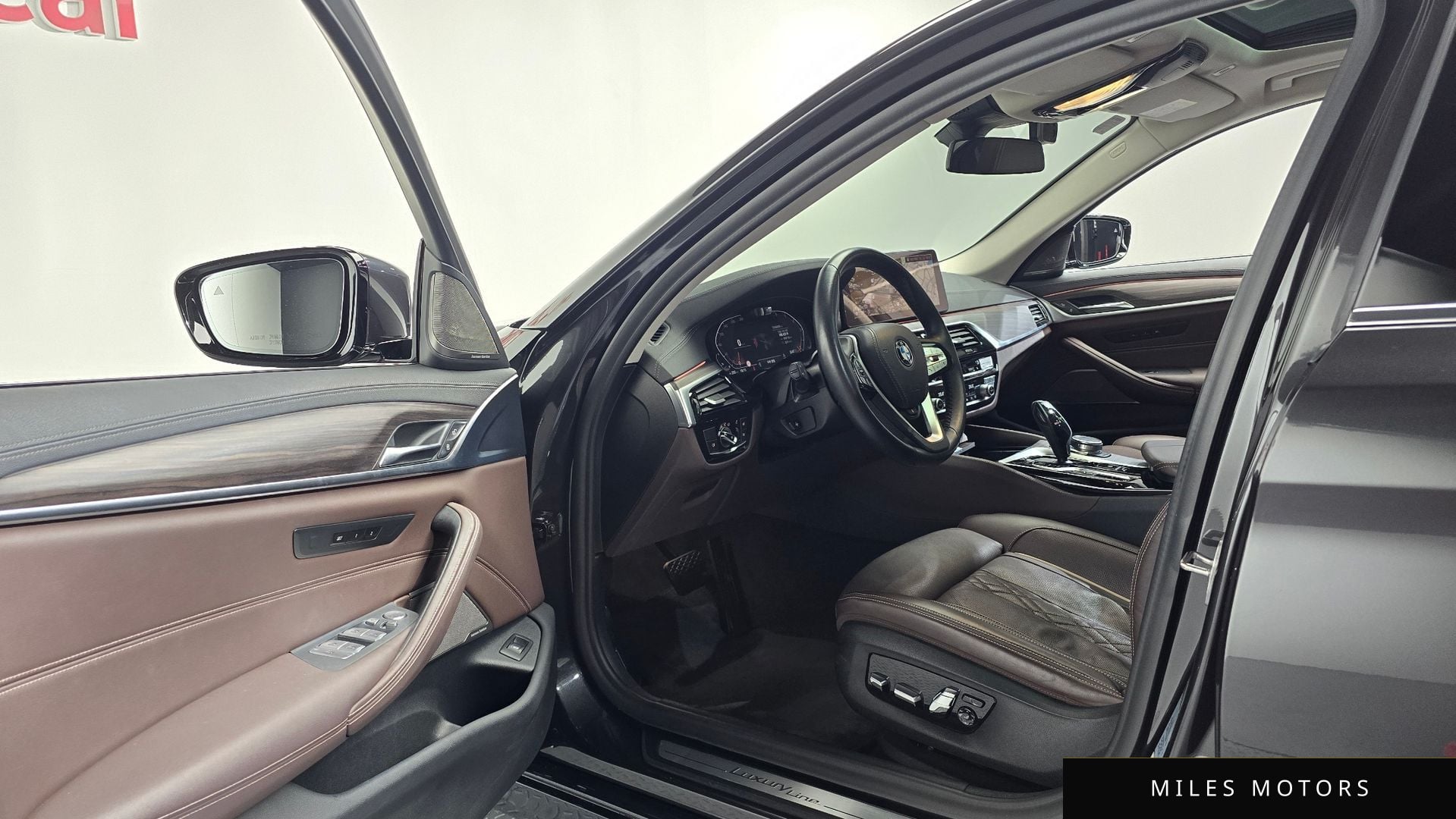 BMW 5 Series (G30) 2021 — миниатюра 10