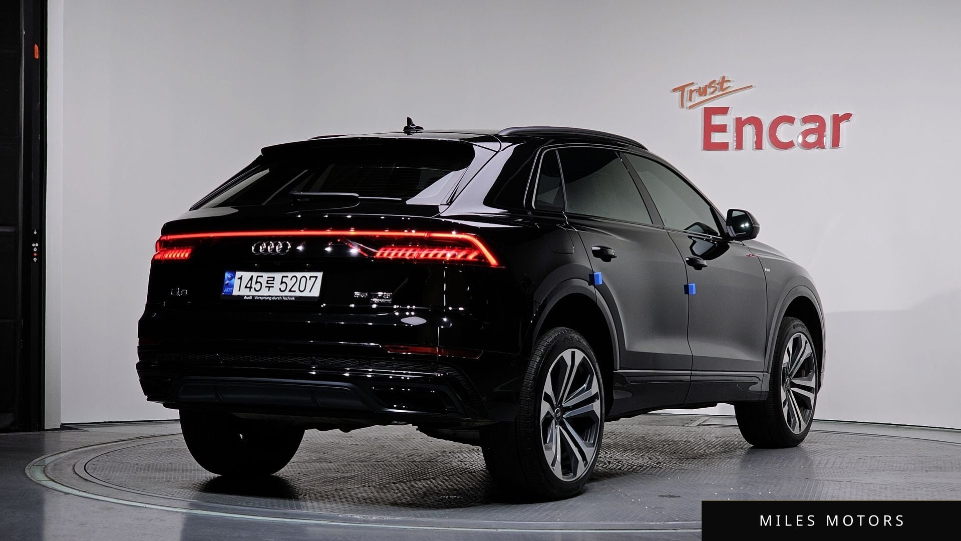 Audi Q8 (4M) 2023 — миниатюра 2