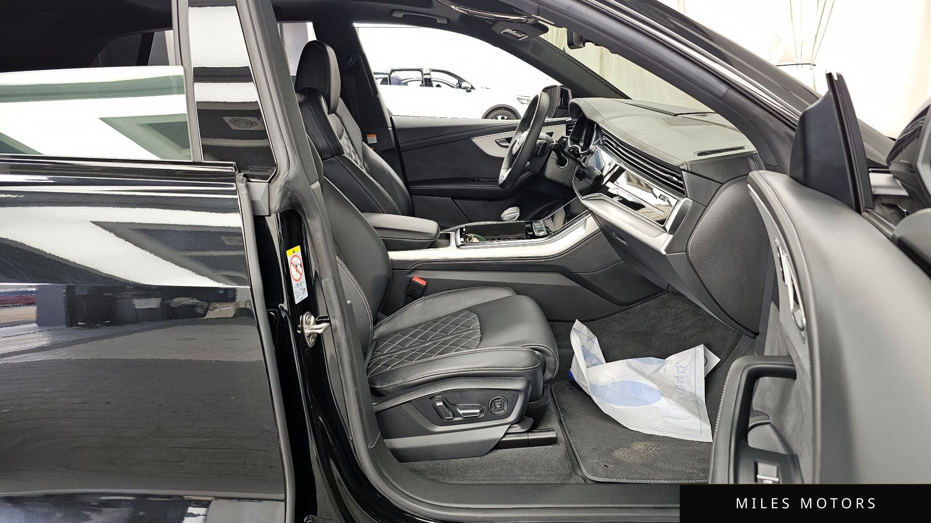 Audi Q8 (4M) 2023 — миниатюра 11
