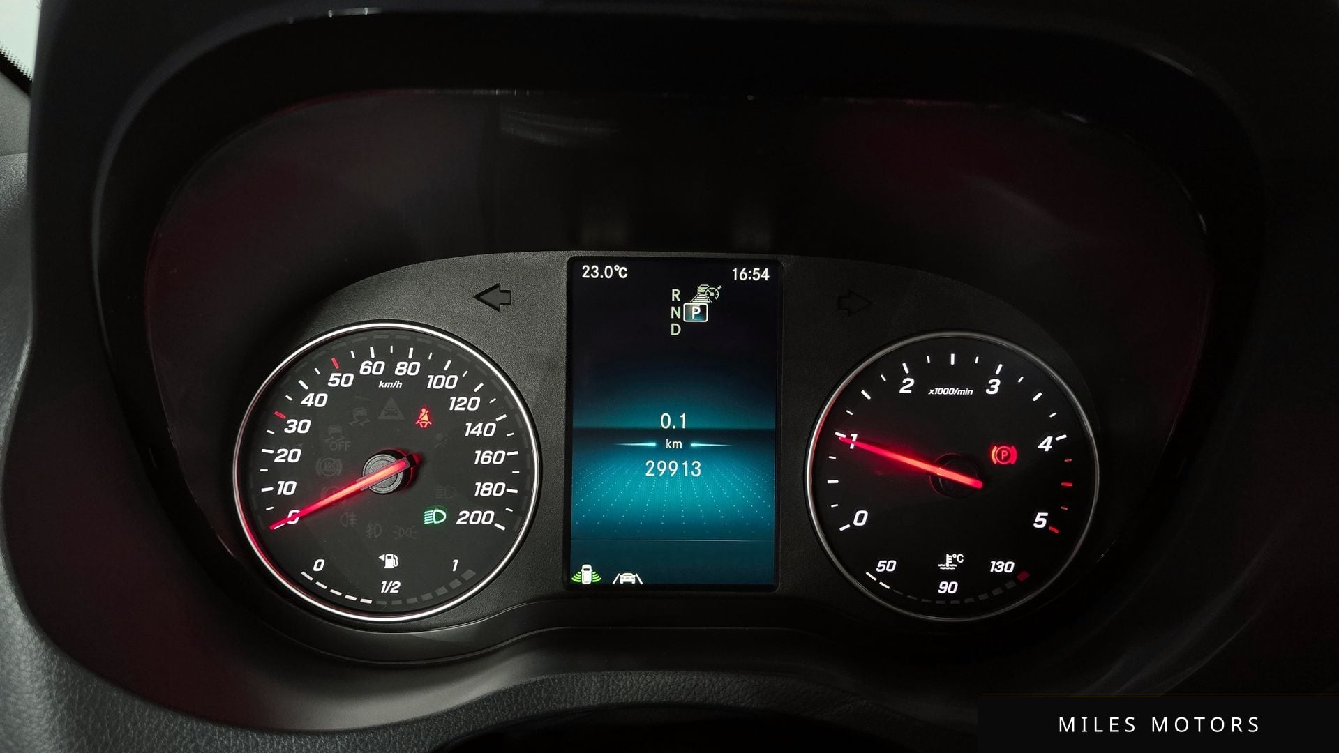 Mercedes-Benz Sprinter 2023 — миниатюра 8