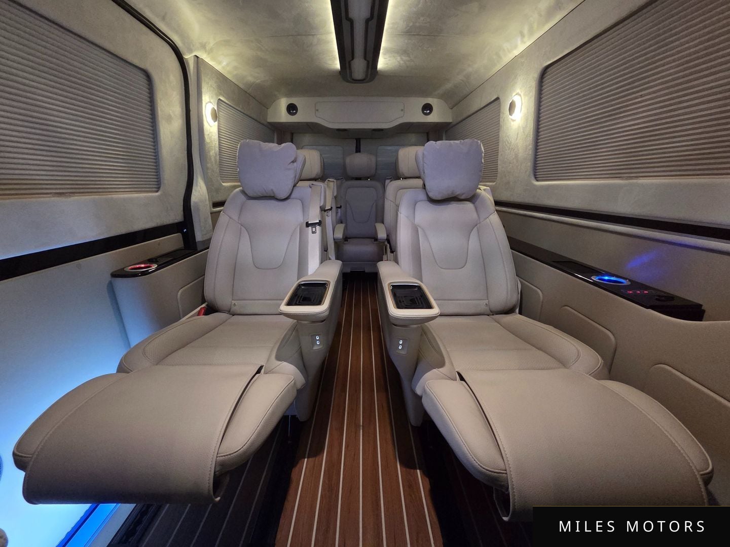 Mercedes-Benz Sprinter 2023 — миниатюра 10