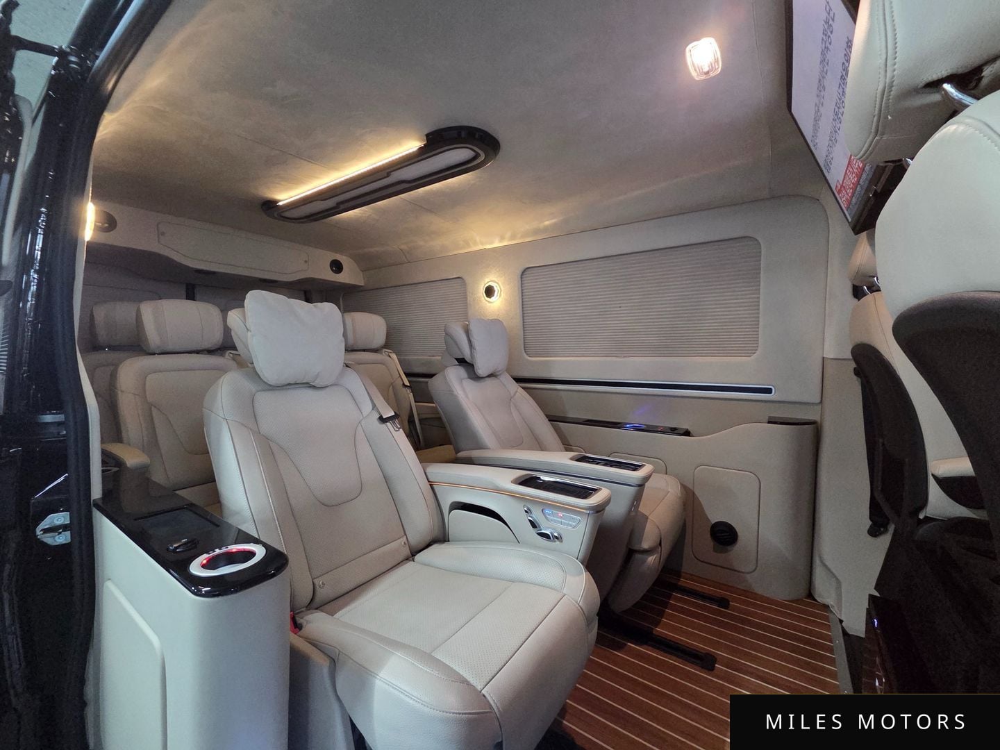 Mercedes-Benz Sprinter 2023 — миниатюра 12