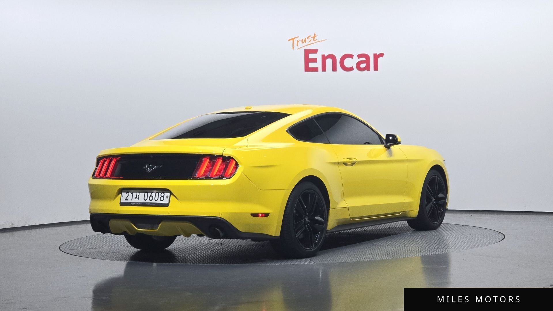 Ford Mustang 2017 — миниатюра 2