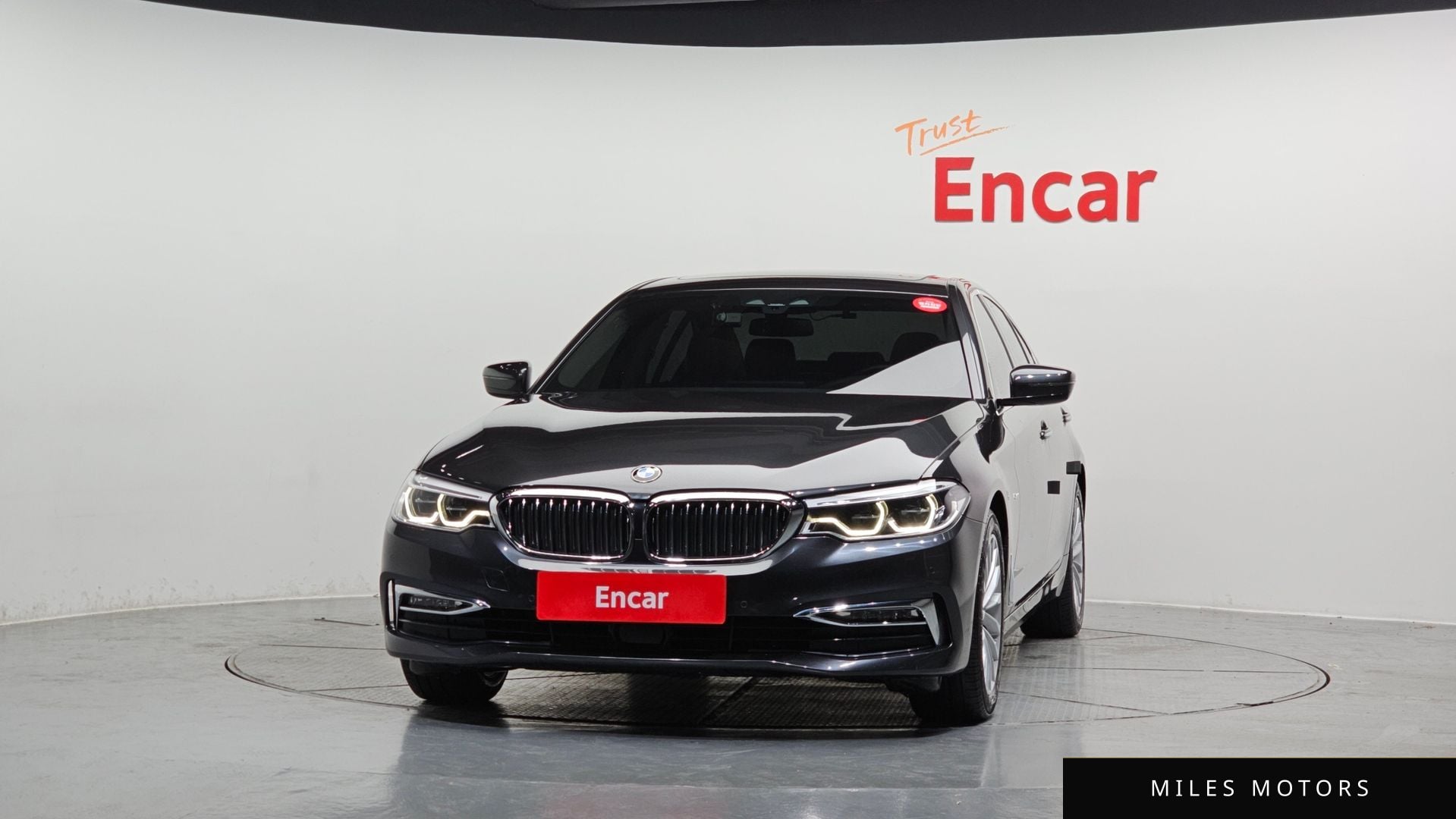 BMW 5 Series (G30) 2018 — миниатюра 3