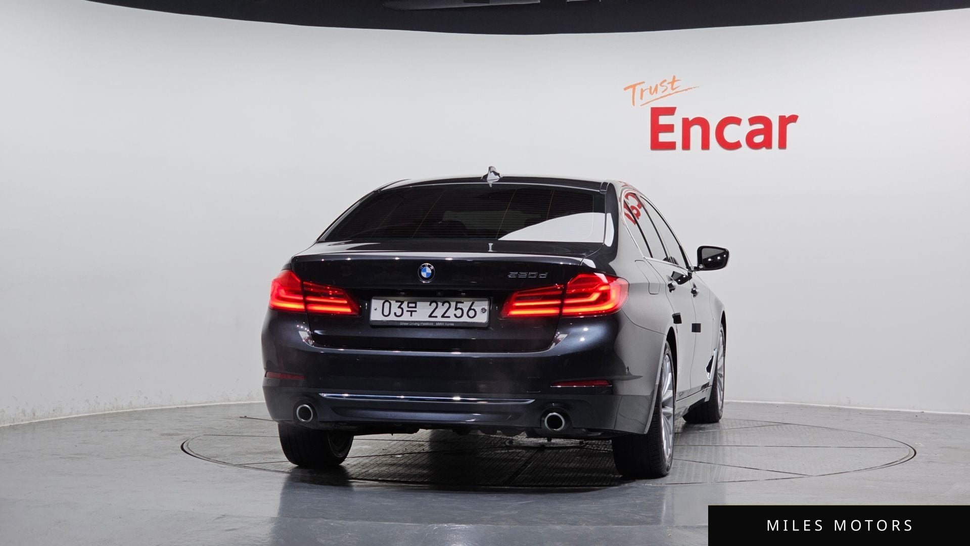 BMW 5 Series (G30) 2018 — миниатюра 4