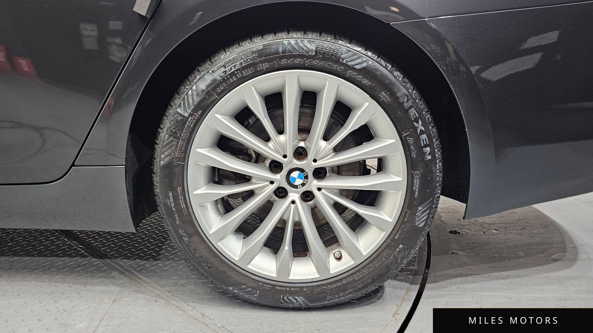 BMW 5 Series (G30) 2018 — миниатюра 5