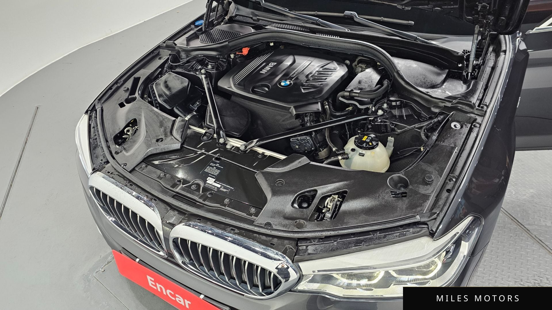 BMW 5 Series (G30) 2018 — миниатюра 6