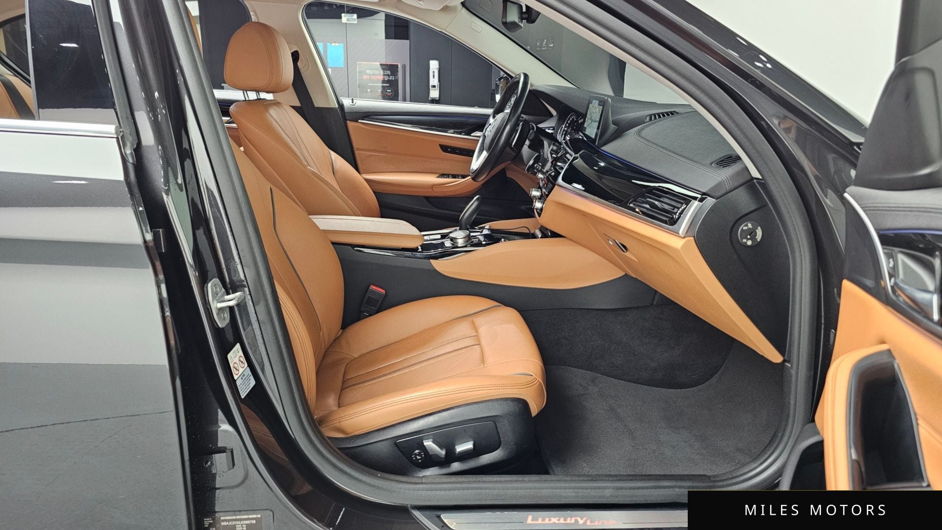 BMW 5 Series (G30) 2018 — миниатюра 11