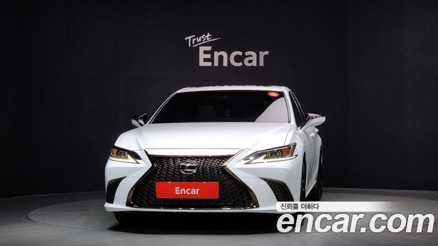 Лексус ES300h 2024 — миниатюра 3
