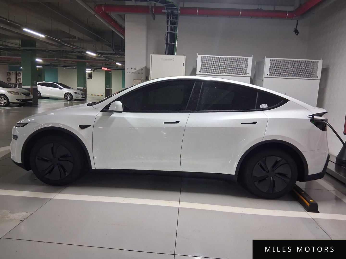 Tesla Model Y 2025 — миниатюра 6