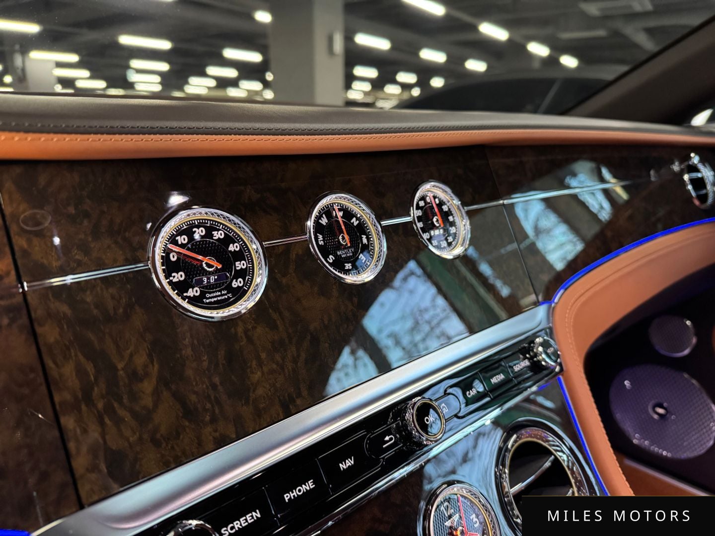 Bentley Continental GT 2021 — миниатюра 10